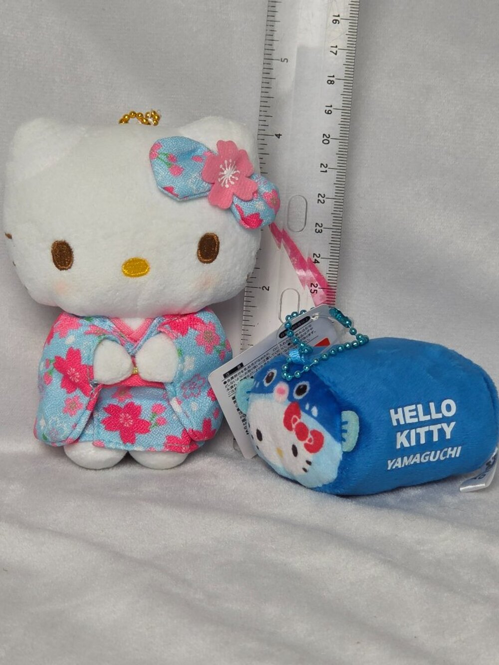 hello kitty japan keychains - Picture 2 of 2